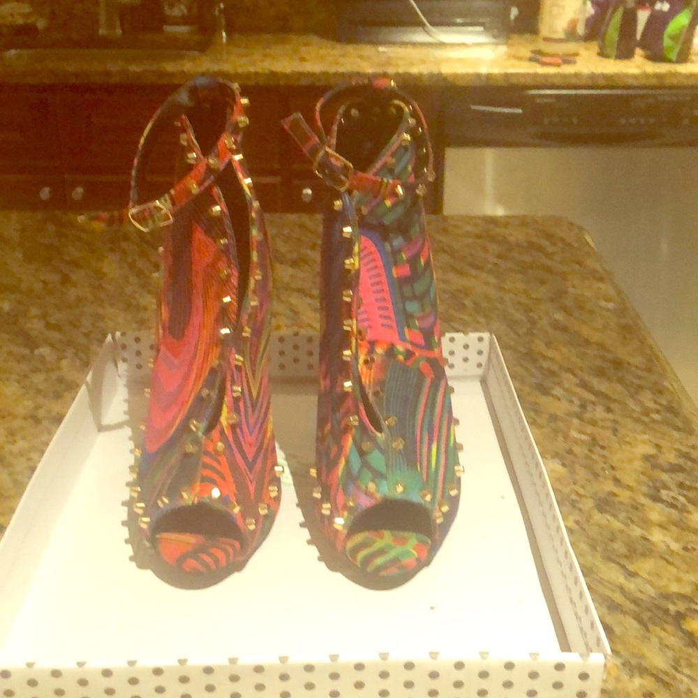 Heel booties
